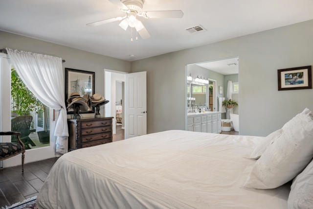 52775 Avenida Bermudas, La Quinta CA: https://media.crmls.org/mediaz/76ab297e-a936-4206-8497-c5b629caf671.jpg