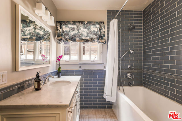 2770 La Castana Drive, Los Angeles CA: https://media.crmls.org/mediaz/76ab5be5-dc9b-4f37-9c40-45e818a39140.jpg