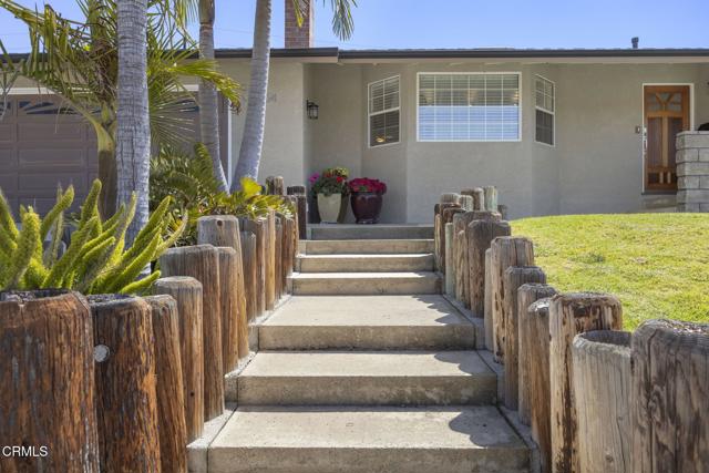 354 Arnett Avenue, Ventura CA: https://media.crmls.org/mediaz/76ab9ee7-aaf9-411b-a9b0-fa19ad938465.jpg