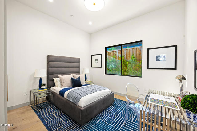 4828 Oakwood Avenue, La Canada Flintridge CA: https://media.crmls.org/mediaz/76abd8cb-c40a-46a8-b993-80a2982ecca0.jpg