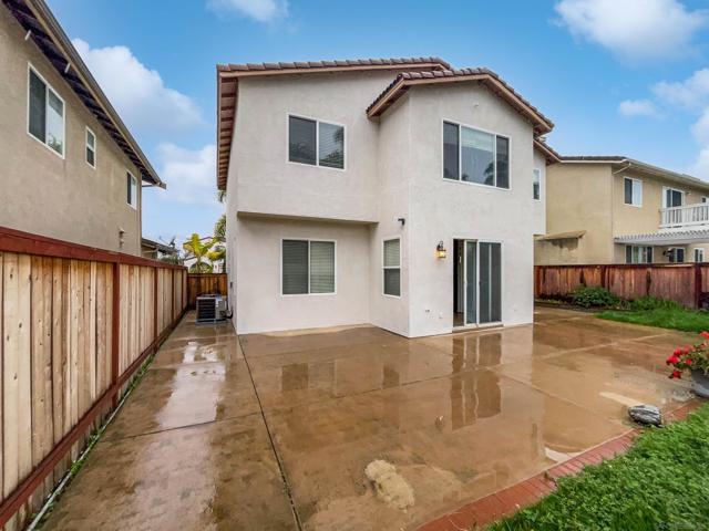 1393 Misty Ridge Pl, Chula Vista CA: https://media.crmls.org/mediaz/76ac7113-baf0-4477-bf29-6e5a779ee53f.jpg