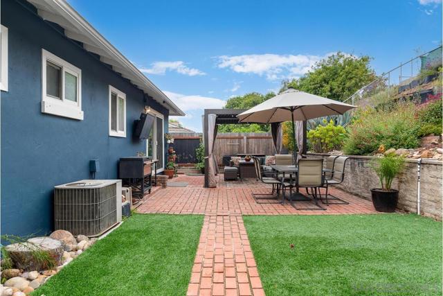 6120 Amaya Dr, La Mesa CA: https://media.crmls.org/mediaz/76ace7eb-5652-4a92-830b-573ab2e7a948.jpg