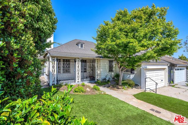 1358 Woodruff Avenue, Los Angeles CA: https://media.crmls.org/mediaz/76ad250d-9cb4-4521-9998-725dfbaf66f8.jpg