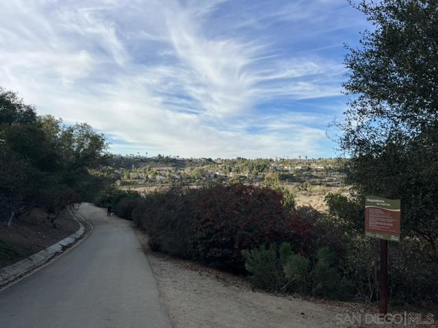 2362 Altisma Way, Carlsbad CA: https://media.crmls.org/mediaz/76ad567a-e510-41ff-b3fb-4450c9af11d9.jpg