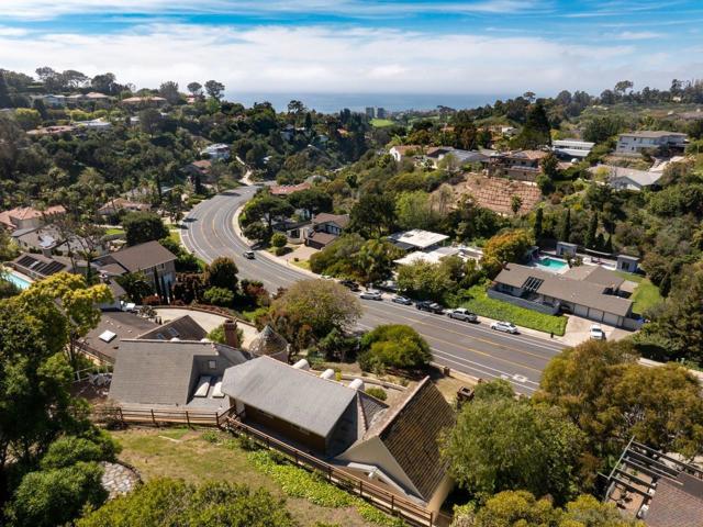 1935 Nautilus St, La Jolla CA: https://media.crmls.org/mediaz/76adddb4-8047-476c-843d-397266bb85cd.jpg