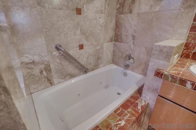 2318 Chalcedony St, San Diego CA: https://media.crmls.org/mediaz/76ae2e31-d0ec-4670-8b2e-fbddcc7d953b.jpg