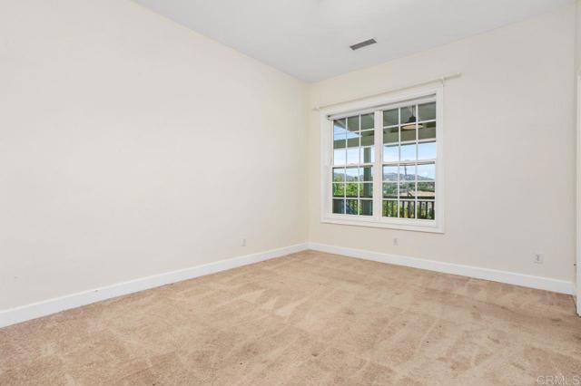 1101 York Dr., Vista CA: https://media.crmls.org/mediaz/76ae5fc8-4f93-470b-ac6e-c871bfe0e31f.jpg