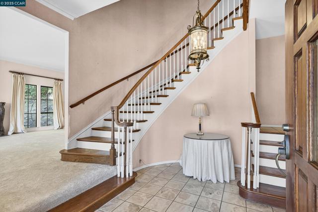 58 Saint Andrews Ln, Alamo CA: https://media.crmls.org/mediaz/76ae600d-be6f-4a8d-990e-4ccfbad6cb3a.jpg