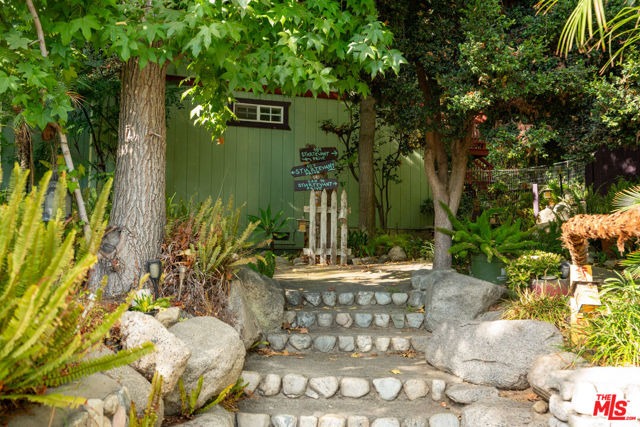 483 Sturtevant Drive, Sierra Madre CA: https://media.crmls.org/mediaz/76af1bf3-c62b-408b-82bb-a1416490e2b1.jpg