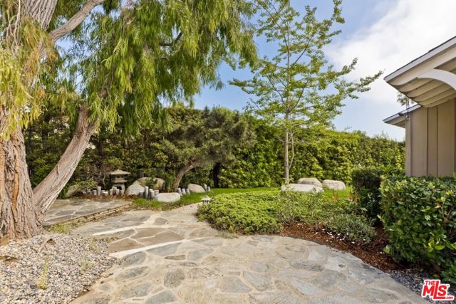 17951 Tramonto Drive, Pacific Palisades, California 90272, 3 Bedrooms Bedrooms, ,2 BathroomsBathrooms,Single Family Residence,For Sale,Tramonto,24405745