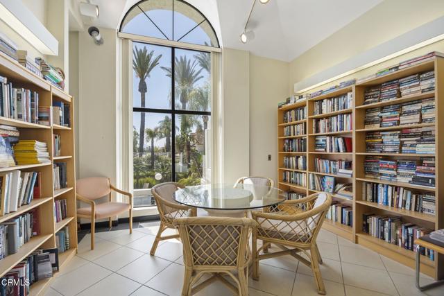 273 Camino Toluca, Camarillo CA: https://media.crmls.org/mediaz/76af7d5b-1ed5-4f7a-864f-f4eff1faada6.jpg