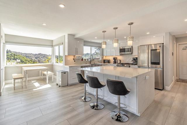 11550 Skyline Boulevard, Oakland CA: https://media.crmls.org/mediaz/76af9456-db2e-40ff-9bc7-6fcf56e4b135.jpg