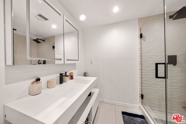 3144 Corda Drive, Los Angeles CA: https://media.crmls.org/mediaz/76b0632a-8164-4aac-b421-763cfdd25c6b.jpg