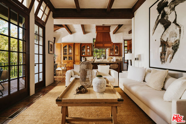 2942 Passmore Drive, Los Angeles CA: https://media.crmls.org/mediaz/76b103e4-1372-45e6-a016-605dcba786f9.jpg