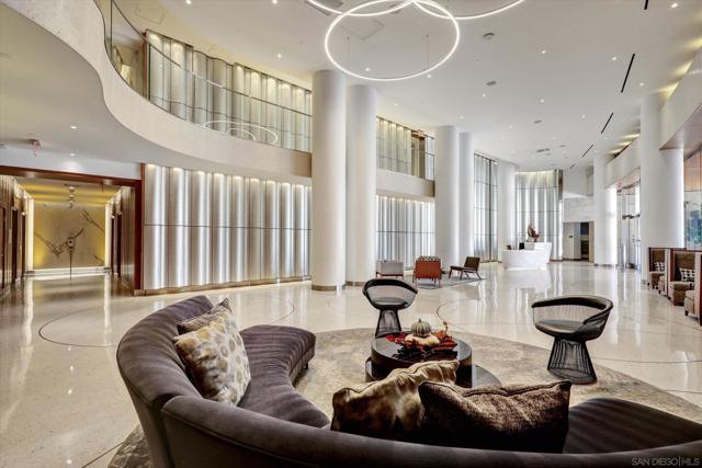 888 W E St, San Diego CA: https://media.crmls.org/mediaz/76b16cfb-817c-4233-96a6-99f75bcc7083.jpg