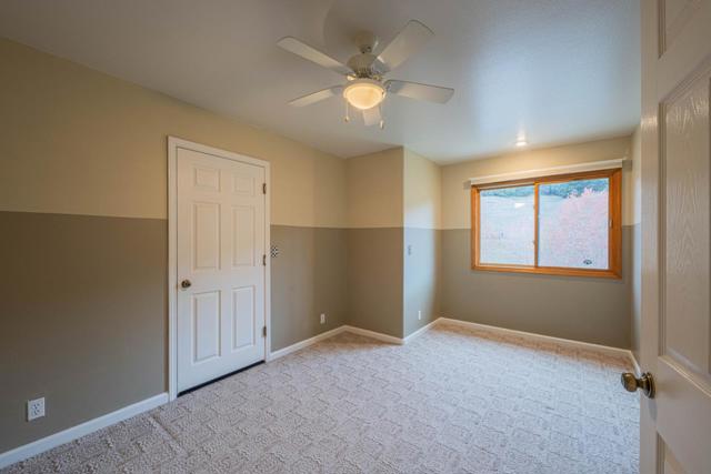 20160 Rock Springs Lane,  CA: https://media.crmls.org/mediaz/76b1939b-4a51-4d4b-bfaf-66ebfde63c33.jpg