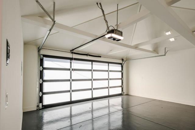 308 B Street, Redwood City CA: https://media.crmls.org/mediaz/76b1cf23-94a1-4e63-84b1-2b75bfccfa8e.jpg