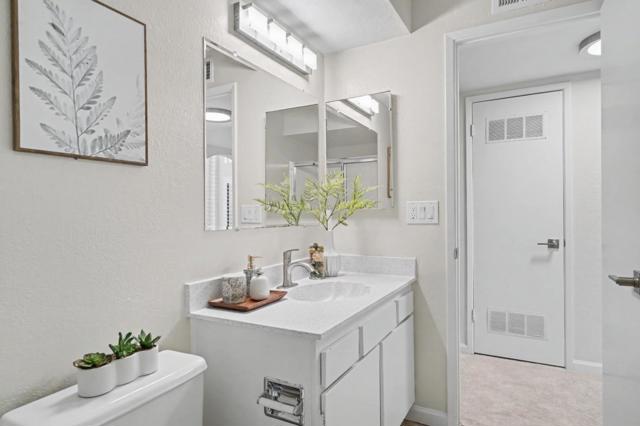 19816 Vineyard Lane, Saratoga CA: https://media.crmls.org/mediaz/76b22166-3cfb-4f24-b45c-dd7f3efbe3cd.jpg