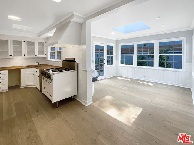 2252 Verde Oak Drive, Los Angeles CA: https://media.crmls.org/mediaz/76b269b2-bbc7-4eaa-ba74-1959f3e9ffa2.jpg