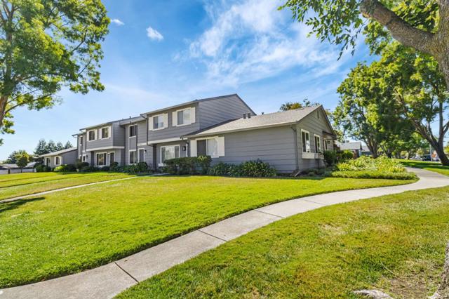 1981 Monterey Drive, Livermore CA: https://media.crmls.org/mediaz/76b291ac-48cb-497b-a003-31452114bfb2.jpg