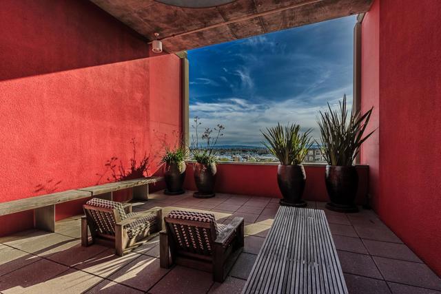 311 Oak Street, Oakland CA: https://media.crmls.org/mediaz/76b2a146-97db-44a1-ba96-bab4367267cf.jpg