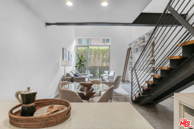 1220 N Orange Grove Avenue, West Hollywood CA: https://media.crmls.org/mediaz/76b31f57-e6ec-4415-85f5-4b77128335cf.jpg
