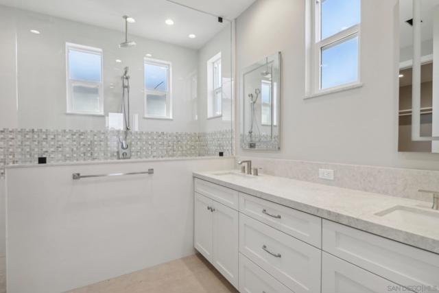 2954 Copley Ave, San Diego CA: https://media.crmls.org/mediaz/76b49d27-85d3-49c7-8216-714a41d6655b.jpg