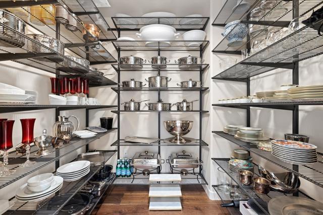 2500 6th Ave, San Diego CA: https://media.crmls.org/mediaz/76b4c388-2849-480c-b5a5-9ed9c372a913.jpg