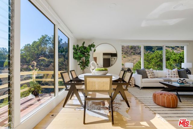 1311 Braeridge Drive, Beverly Hills CA: https://media.crmls.org/mediaz/76b6485d-4068-4f55-b94d-f3a92cd0df2a.jpg
