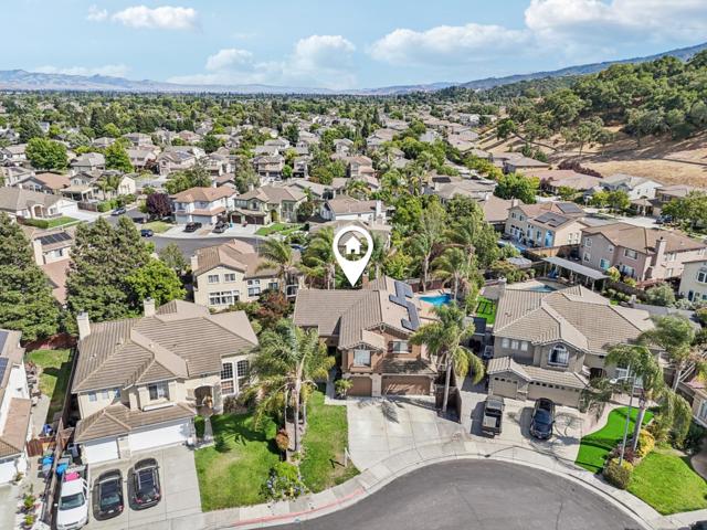9740 Linnet Court, Gilroy CA: https://media.crmls.org/mediaz/76b675b2-20e6-4a6e-9a1f-d503b81b18aa.jpg