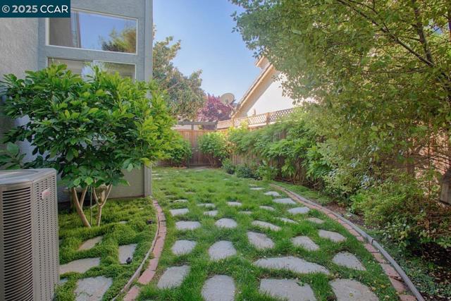 1409 Dumaine St, Concord CA: https://media.crmls.org/mediaz/76b6ab8a-0a49-43bf-8206-12e1e6526f36.jpg