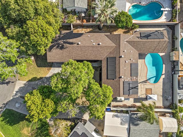 3774 Maywood Court, San Bernardino CA: https://media.crmls.org/mediaz/76b6db46-4adf-4565-9c76-3e85a1e1f2fa.jpg