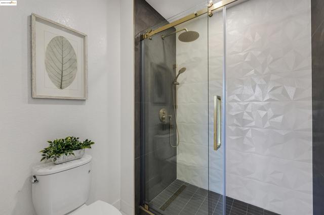 2863 El Capitan Dr, Pleasanton CA: https://media.crmls.org/mediaz/76b70ab9-1ed6-4f12-a6c9-5b1283b367cb.jpg