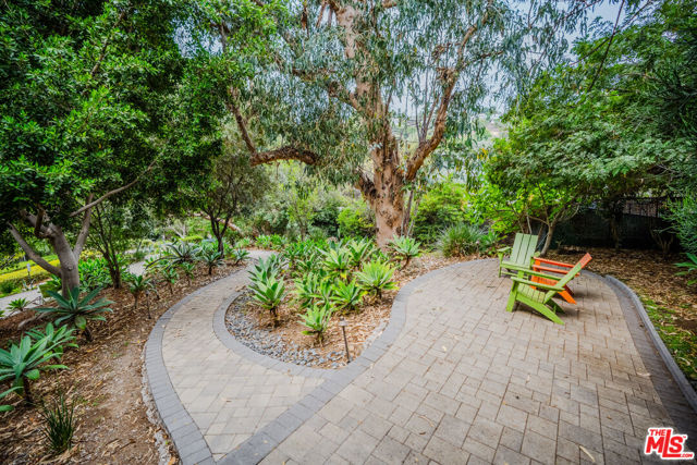 2018 Griffith Park Boulevard, Los Angeles CA: https://media.crmls.org/mediaz/76b74730-058e-42f1-8044-dc1368892ac5.jpg