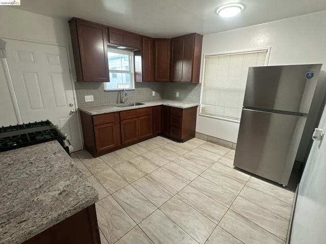 Image 26 of 40 For 1075 47th St