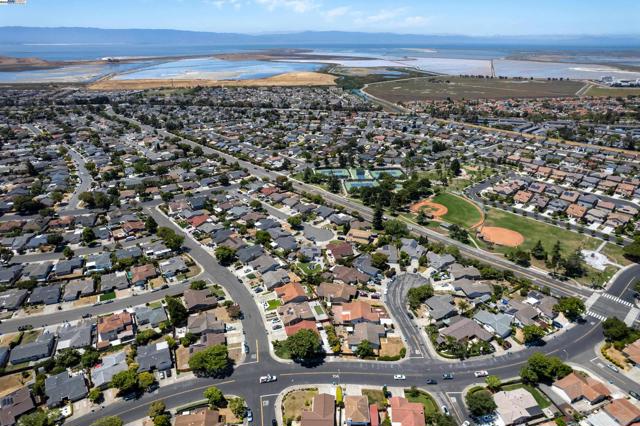 4501 Alice Way, Union City CA: https://media.crmls.org/mediaz/76bac5f1-6e8f-4e9b-9738-362531d9ebc7.jpg