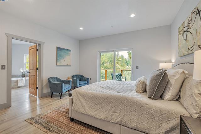 20244 Lower Skyridge Dr, Groveland CA: https://media.crmls.org/mediaz/76bbc47a-282e-41af-81a9-9f8be1b21737.jpg