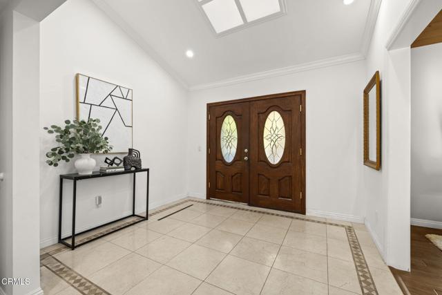 9545 Creemore Place, Tujunga CA: https://media.crmls.org/mediaz/76bbc488-904a-494c-b496-900be42ae632.jpg