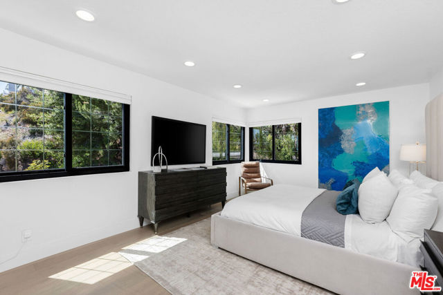 23458 W Moon Shadows Drive, Malibu CA: https://media.crmls.org/mediaz/76bbfddf-fdfd-48dc-ac73-f2623bf6e5a9.jpg