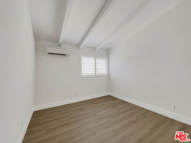 13108 Fellows Avenue, Sylmar CA: https://media.crmls.org/mediaz/76bccab5-c13b-4963-bc68-31ca8cbb72f1.jpg