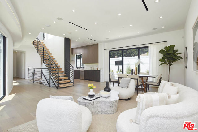 4338 Huntley Avenue, Culver City CA: https://media.crmls.org/mediaz/76bd0016-e06a-41e9-9a91-18f811cc105a.jpg