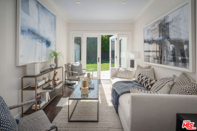 729 N Stanley Avenue, Los Angeles CA: https://media.crmls.org/mediaz/76bd8521-5bac-4421-a619-475c7659bc84.jpg