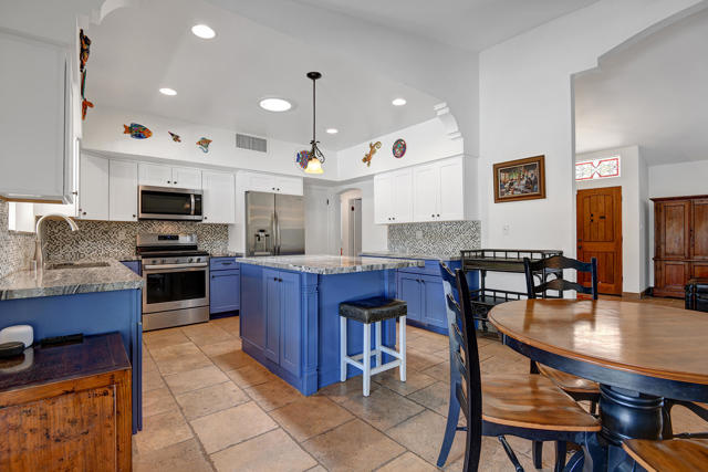 71433 Estellita Drive, Rancho Mirage CA: https://media.crmls.org/mediaz/76bda0c5-7c97-4c44-a863-184424a8ad91.jpg