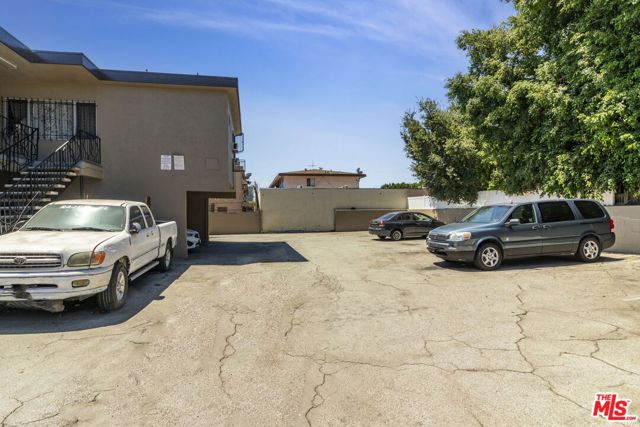 820 -824 W 95th Street, Los Angeles CA: https://media.crmls.org/mediaz/76bdc1cf-34f6-4bba-9115-8b01c52b3770.jpg