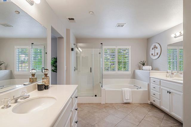168 Shadowhill Cir, San Ramon CA: https://media.crmls.org/mediaz/76bdd7e9-6f61-474a-96ba-239f1cb995c0.jpg