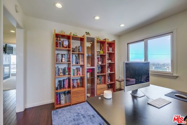6537 Hedding Street, Los Angeles CA: https://media.crmls.org/mediaz/76bdfc33-4ee9-4cad-8e04-dbe89e73d92a.jpg