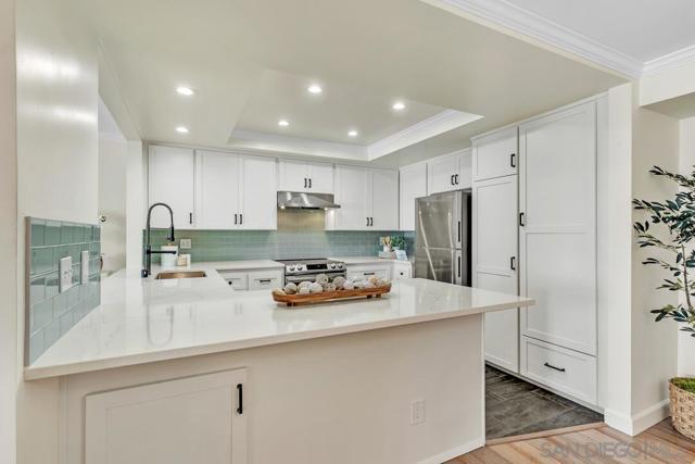 24 Montego Court, Coronado CA: https://media.crmls.org/mediaz/76be71ed-1c92-4f11-8f85-8b961c09303c.jpg