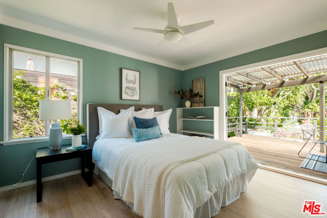856 858 Coeur D Alene Avenue, Venice CA: https://media.crmls.org/mediaz/76be964b-6e30-4ff1-b9b0-a7f964954fff.jpg
