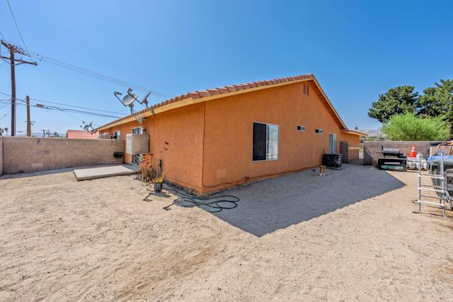 66765 Ironwood Drive, Desert Hot Springs CA: https://media.crmls.org/mediaz/76beb88d-3a71-4393-b034-f4d535e21202.jpg