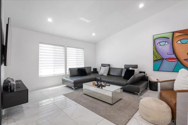 6626 Tuxedo Rd, San Diego CA: https://media.crmls.org/mediaz/76bf2c1f-8fbc-46fc-a10c-ee19ed085a5f.jpg